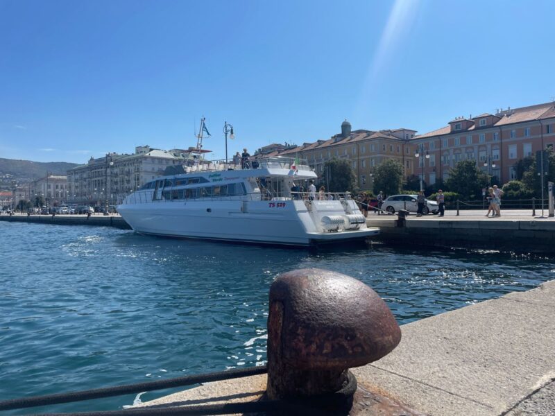 L’Immaginario Scientifico di Trieste è facilmente raggiungibile a piedi, in bicicletta, in autobus… e persino via mare!