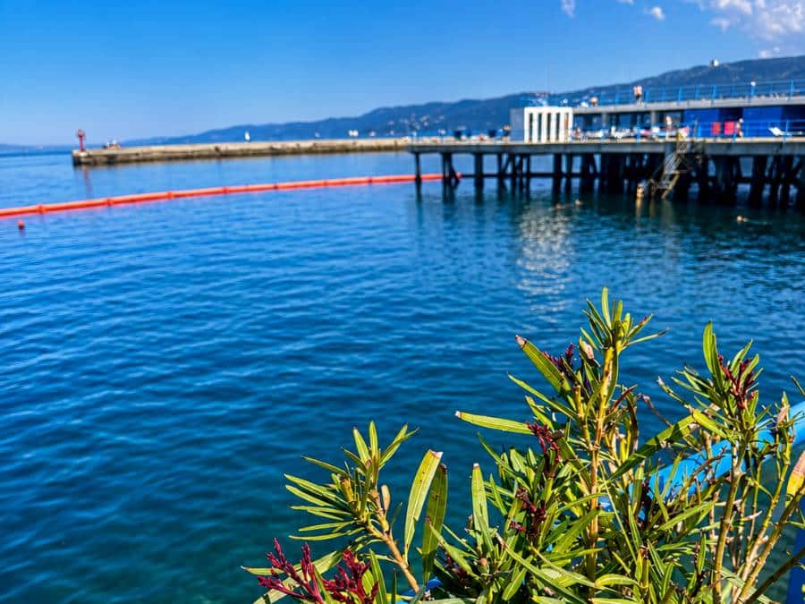 Lo stabilimento Ausonia di Trieste, che ospita l'attività Occhio al sole