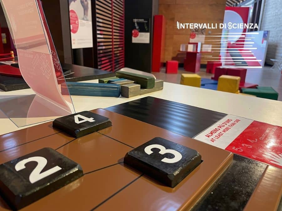 Una postazione interattiva dedicata alla matematica all'Immaginario Scientifico di Pordenone